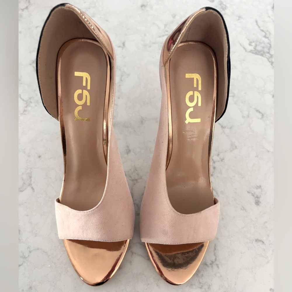 FSJ D’orsay heels
Size 7.5